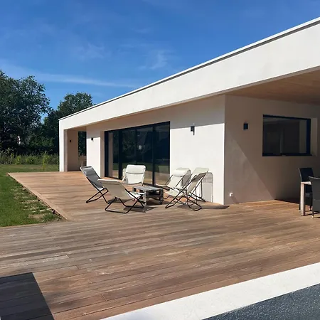 Beautiful South-facing Architect's House! * Quimiac