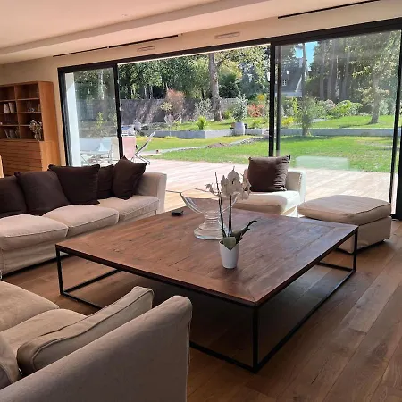 Beautiful South-facing Architect's House! *