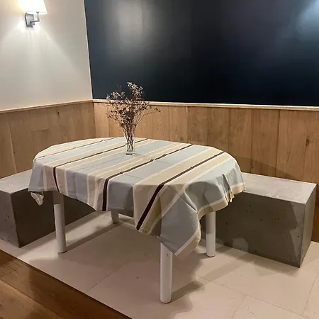 Beautiful South-facing Architect's House! * Quimiac