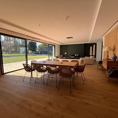 Beautiful South-facing Architect's House!