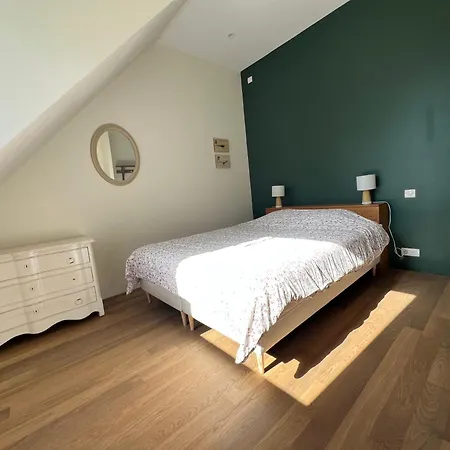 Beautiful South-facing Architect's House! Villa