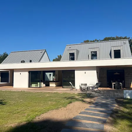 Beautiful South-facing Architect's House! *