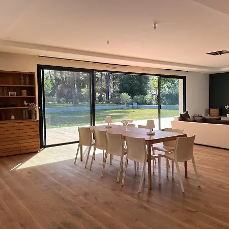 Beautiful South-facing Architect's House! * Quimiac