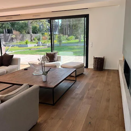 Beautiful South-facing Architect's House! *