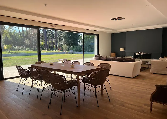 Beautiful South-facing Architect's House! *