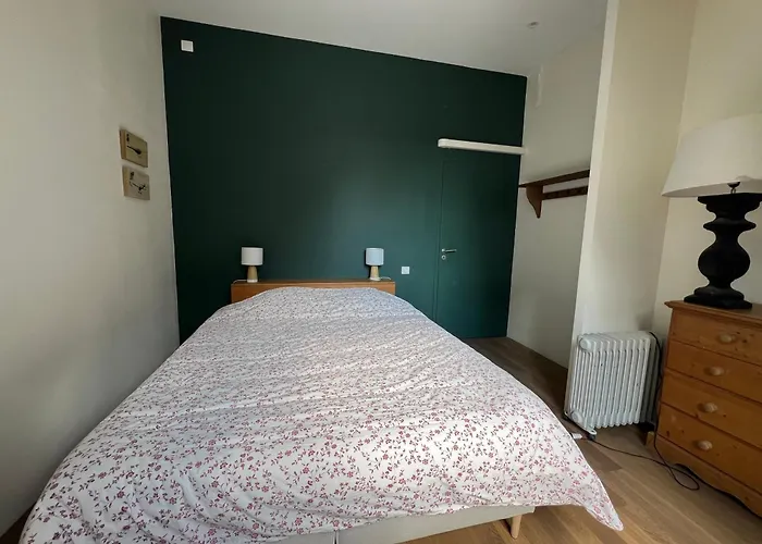 Beautiful South-facing Architect's House! فيلة