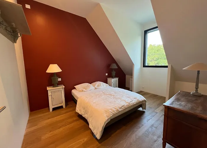 Beautiful South-facing Architect's House! *