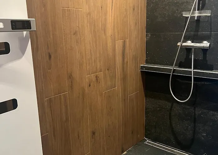 فيلة Beautiful South-facing Architect's House!