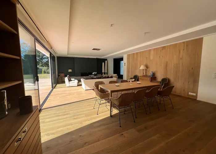 Beautiful South-facing Architect's House! Quimiac