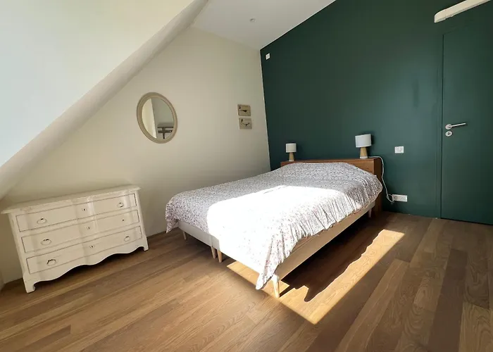 Beautiful South-facing Architect's House! فيلة