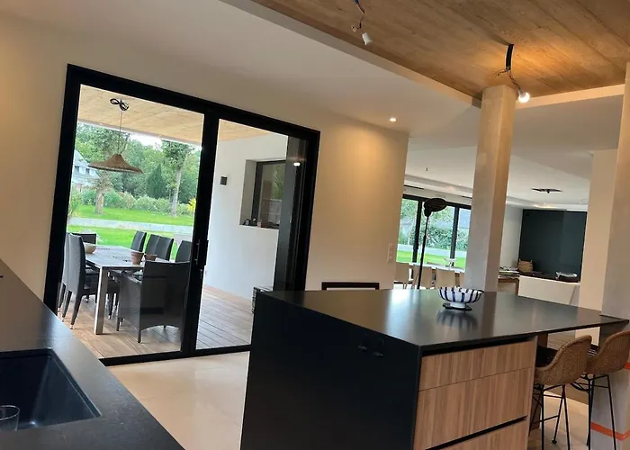 Beautiful South-facing Architect's House! فيلة *