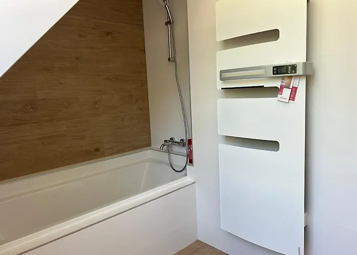 Beautiful South-facing Architect's House! فيلة *