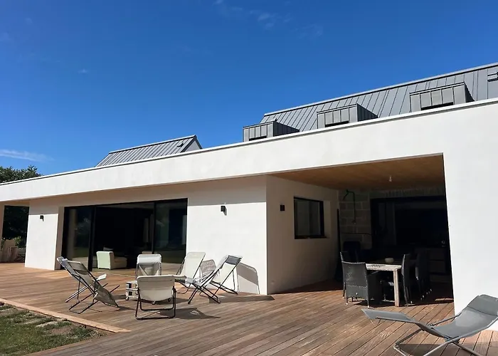 Beautiful South-facing Architect's House! فيلة *