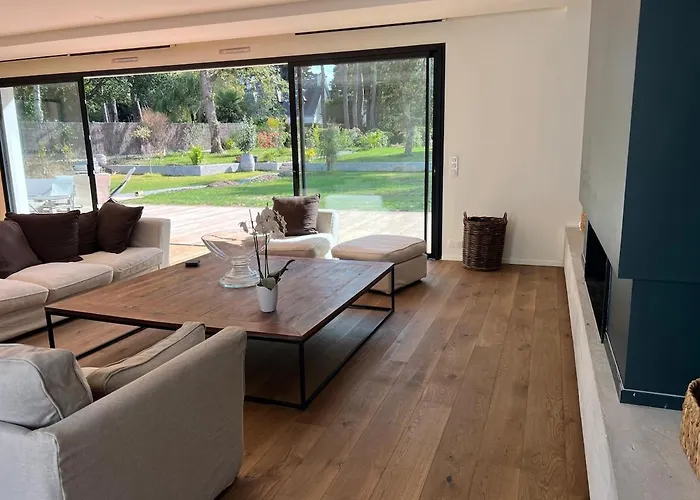 Beautiful South-facing Architect's House! *